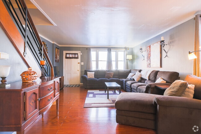 Building Photo - 960 Tyson Ave Rental