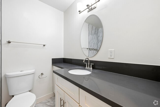 2BR, 1BA - 900SF - Bathroom