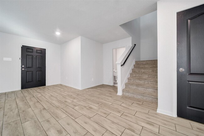 Photo - 20864 Sheffield Pk Dr