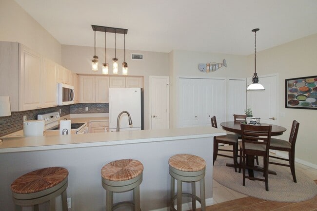 Photo - L'Pavia Annual Condo for Rent