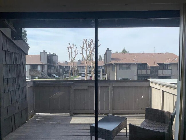 Building Photo - 1190 S Winery Ave Unit 289