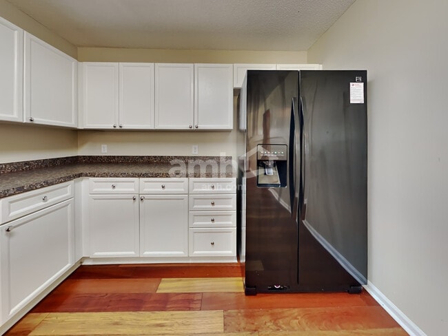 Photo - 405 White Bluff Ct