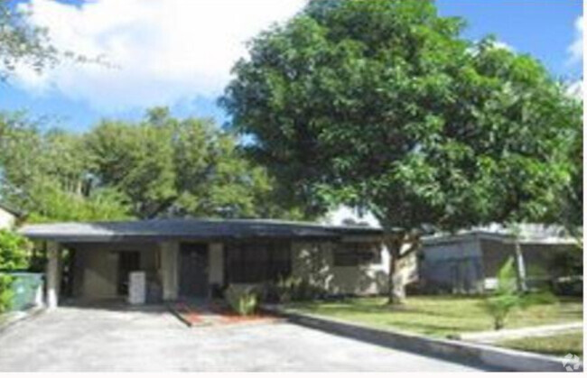 Building Photo - 808 SW 15th Ave Rental