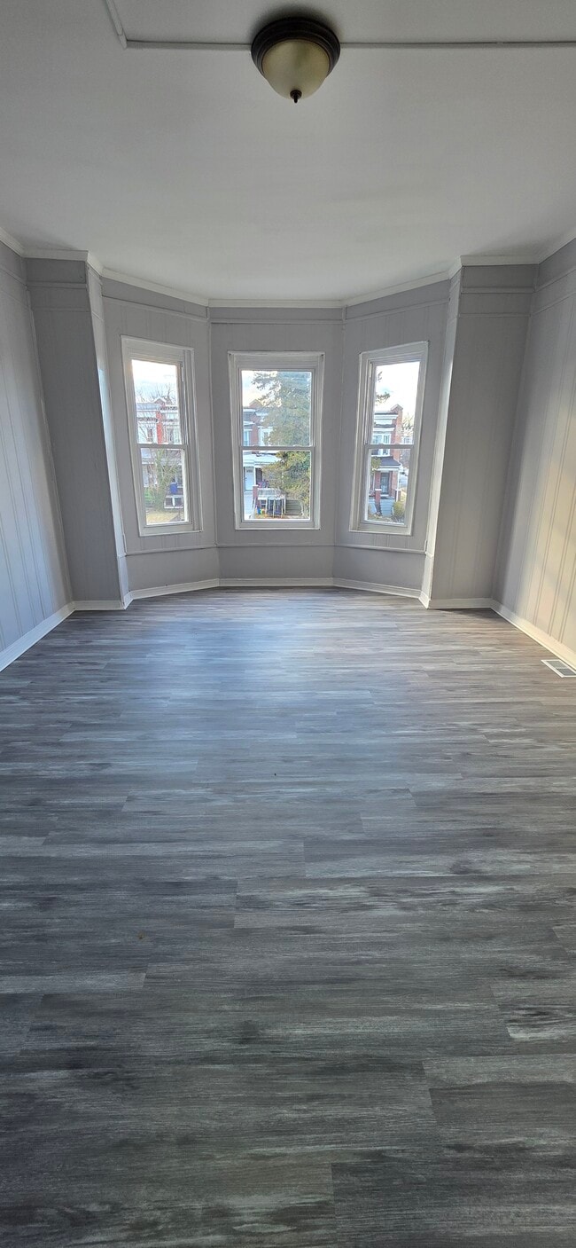 Building Photo - 1135 Poplar Grove St