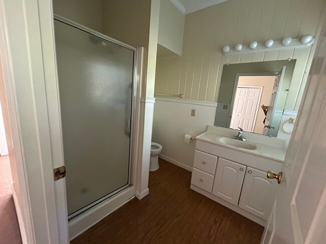 Photo - 409 E Barnard St