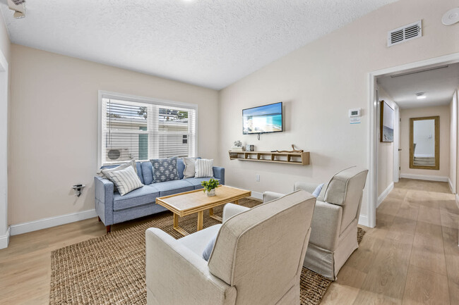 Building Photo - 637 S Orlando Ave Rental