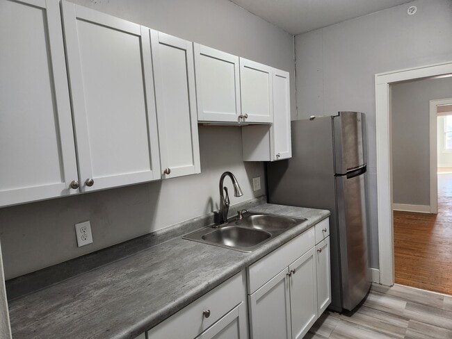 New kitchen - 1038 7th Ave Unit 1038 1/2