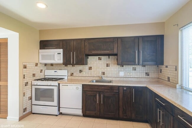 Photo - 760 E Whispering Oaks Dr