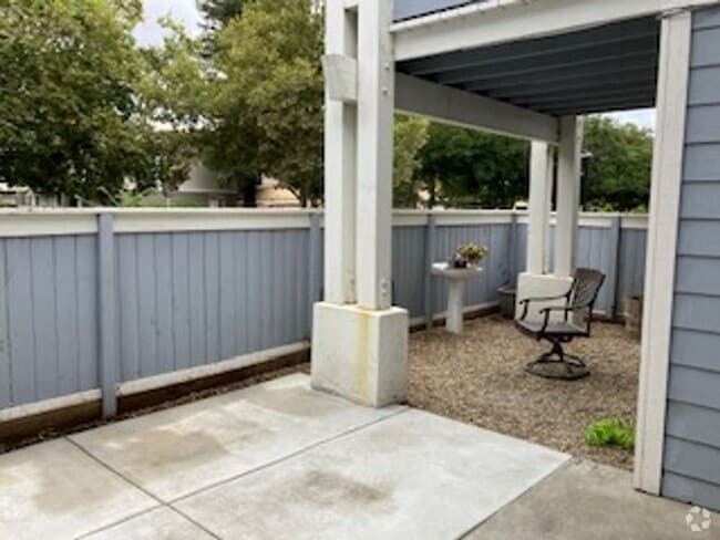 Building Photo - Charming 2 Bedroom, 2 Bathroom Condo in Sa... Unit 6