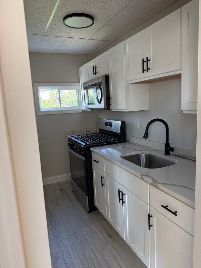1653 Acushnet Ave Unit 3