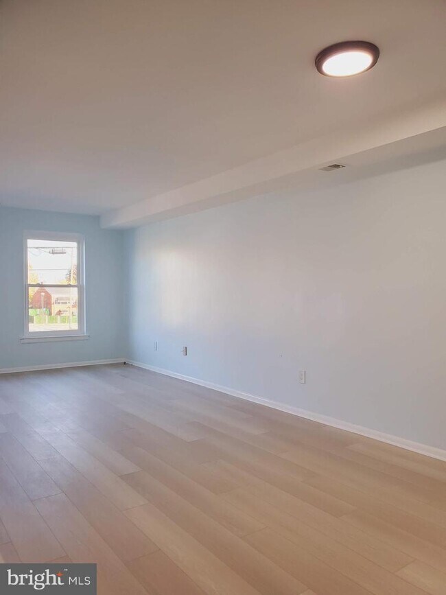 Photo - 2702 Island Ave