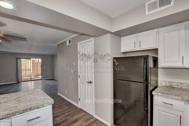 Photo - 810 E Colter St Unit 11