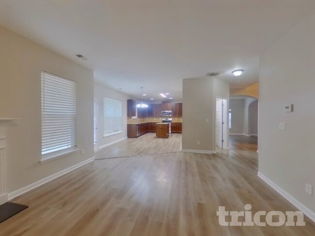 Photo - 4270 Sir Dixon Dr