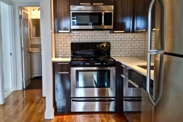 Images are representative samples of the advertised unit. Actual units shown during tours may differ - 105 Jersey St Unit T3