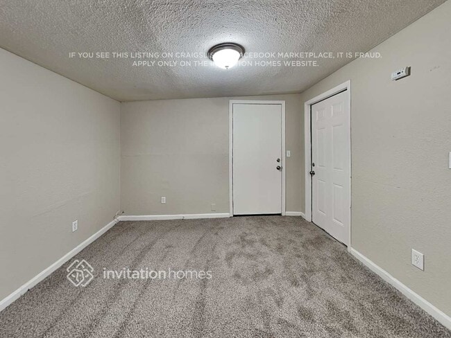 Photo - 4102 N 71st Ln