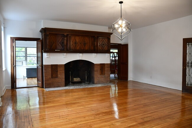 Building Photo - 111 N Broadway