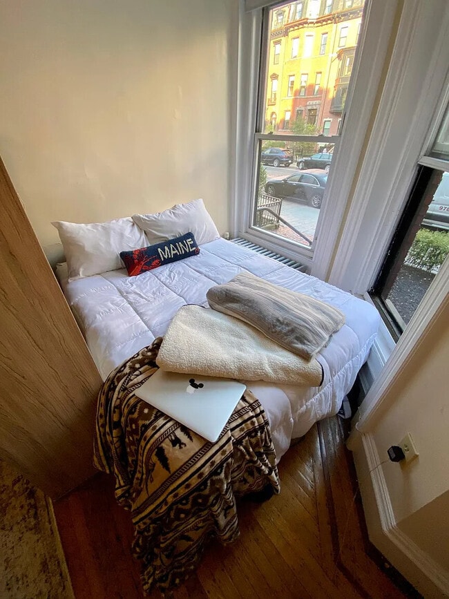 Photo - 307 Beacon St Unit 4