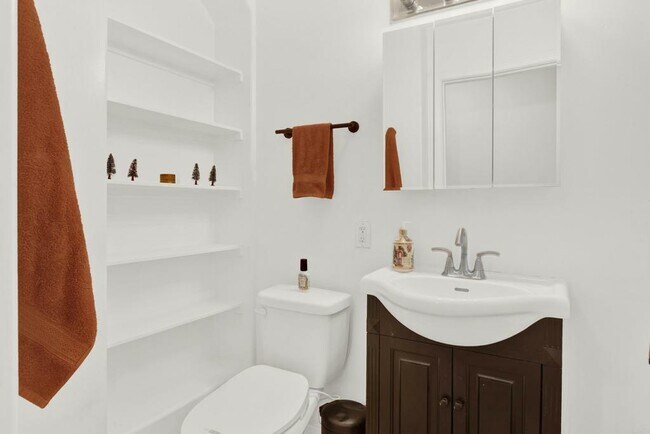 Photo - 5252 Balboa Arms Dr Unidad 5252