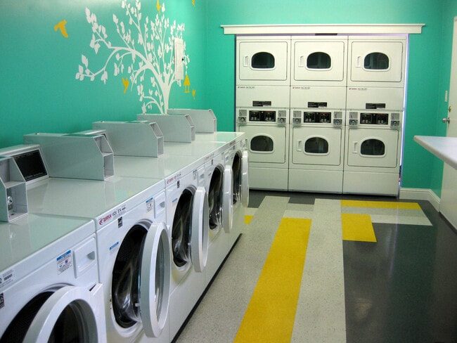 Photo - Cute One Bedroom With Swimming Pool, Club ...