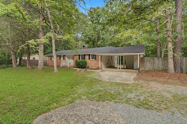 Ranch Home on Private lot in Chapel Hill