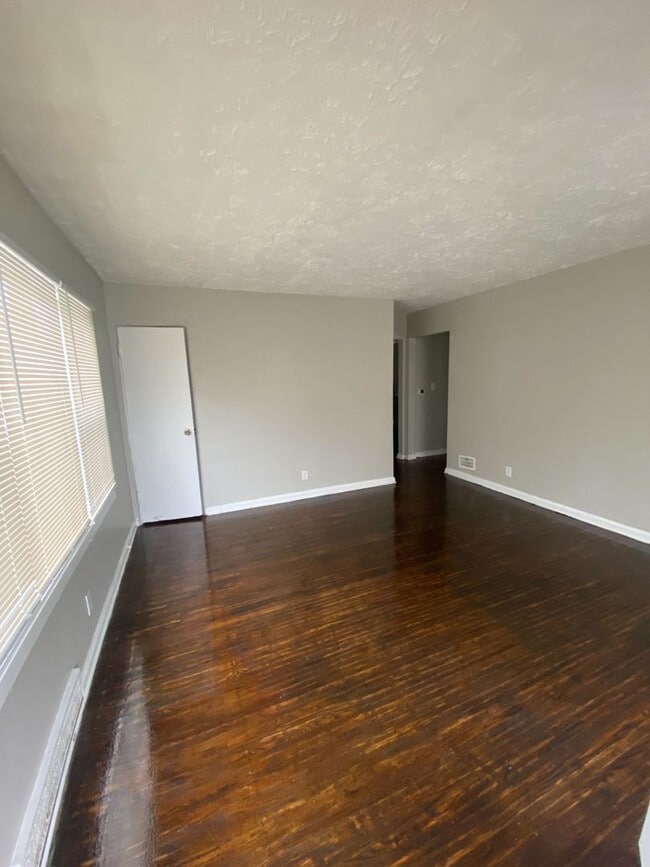 Photo - 3030 E 37th St Unit 3702  N Dearborn St