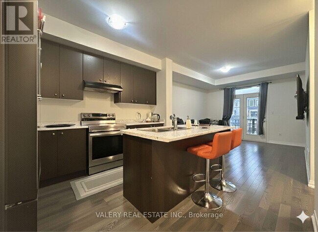 Photo - 90 Norwich Cres