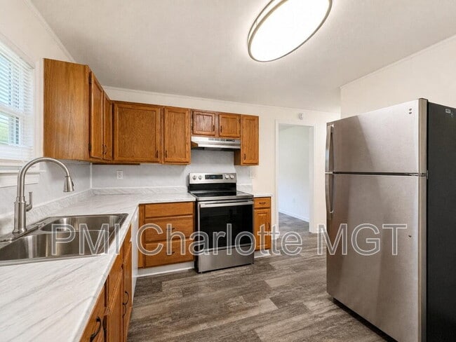 Photo - 318 Barrymore Dr