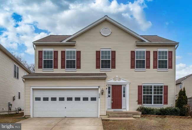 Building Photo - MINUTES TO QUANTICO - 6 BEDROOM HOME!