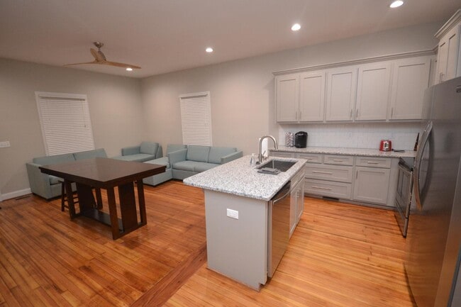 Photo - 215 Gadsden St