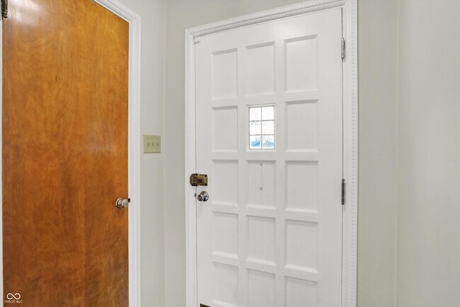 Photo - 1240 N Irvington Ave