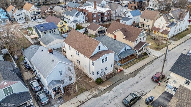 Photo - 1330 W 67th St