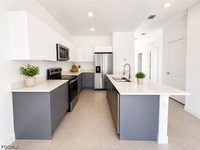 Photo - 8753 Buckingham Rd