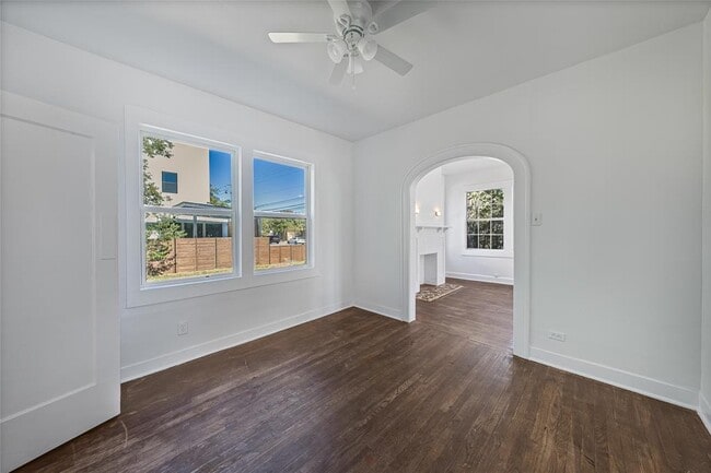 Photo - 4414 Red River St