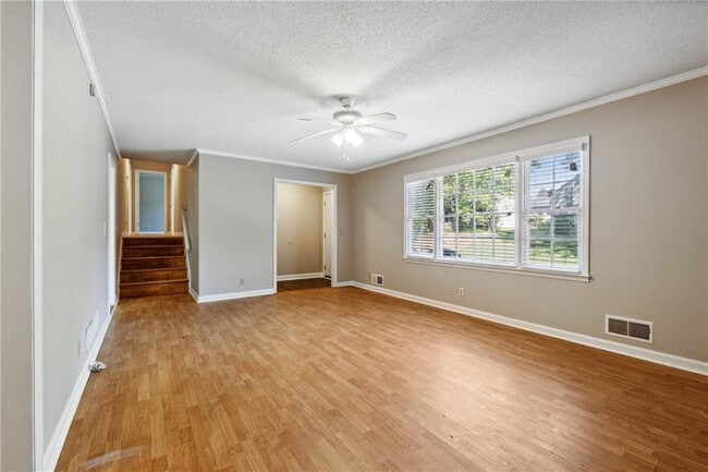 Photo - 2684 Forest Way NE