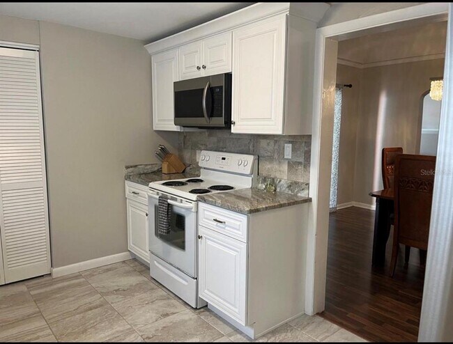 Photo - 2317 W Bristol Ave