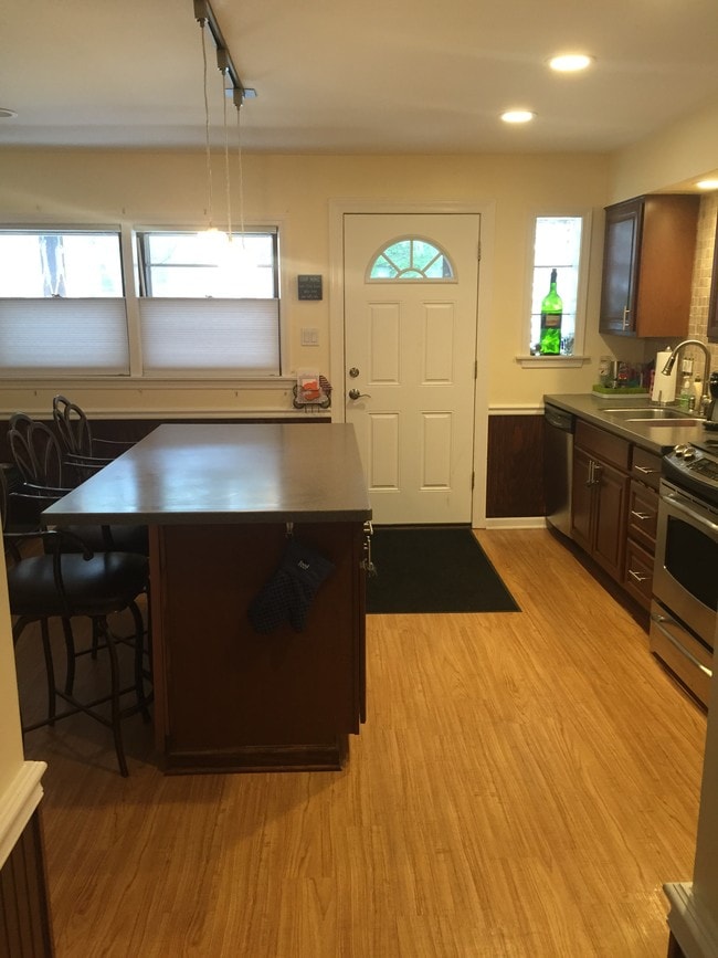 Building Photo - 1521 Bonnie Brae Pl Unit 1N 1st Flr.