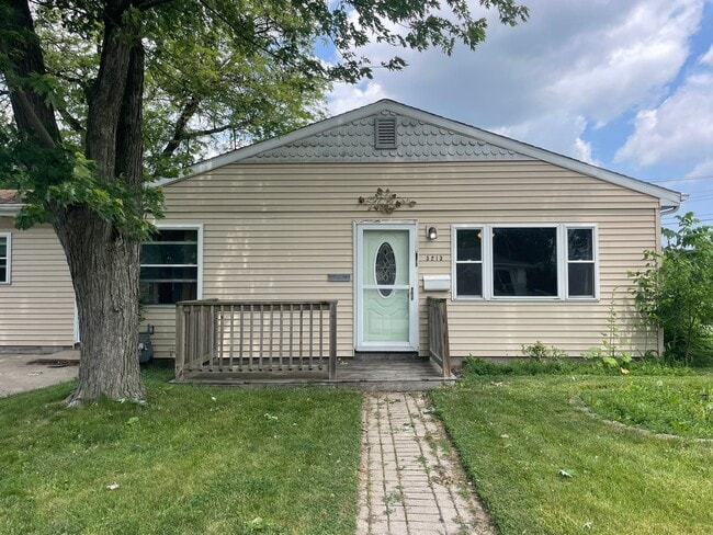3BD Home In Highland, IN - 3BD Home In Highland, IN