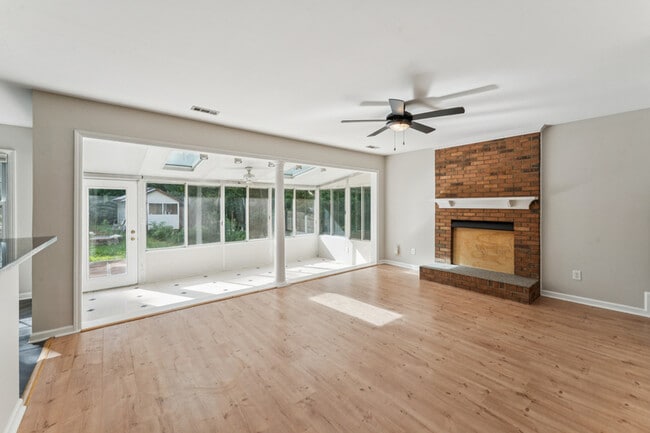 Photo - 6611 Barry Whitaker Pl