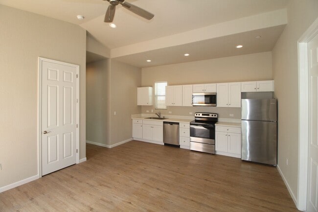 Photo - FOR RENT - BRAND NEW 2BED/2BATH - Clinton/Arthur - 2347\ N Arthur
