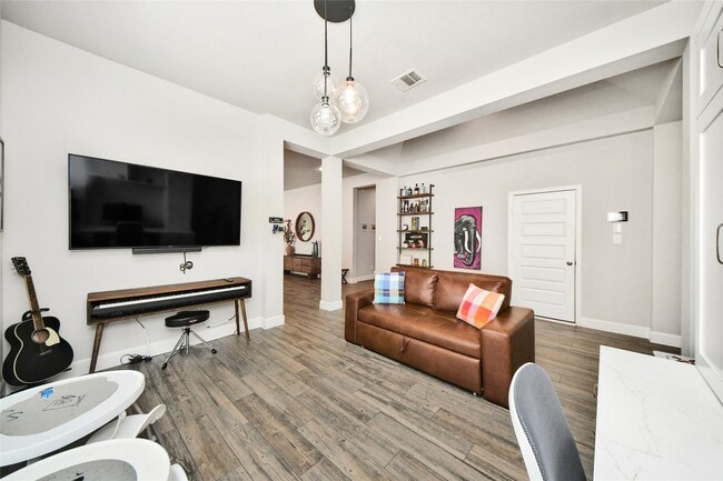 Photo - 2206 Forest Trace Ln