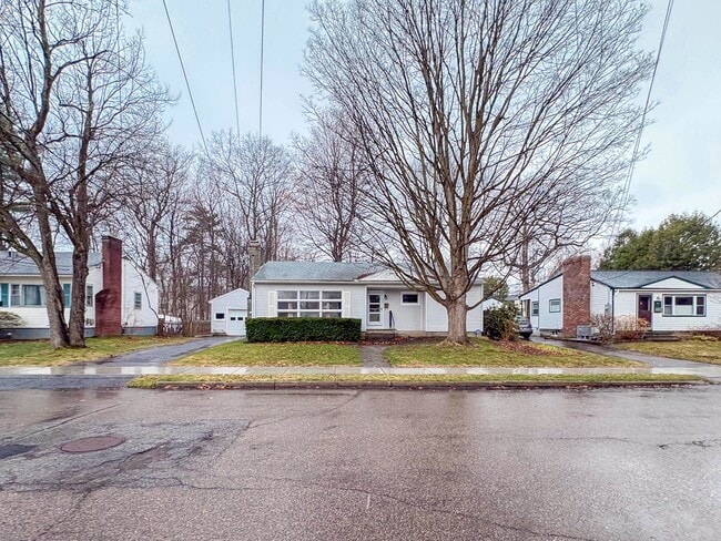 Building Photo - 38 Marshall Dr