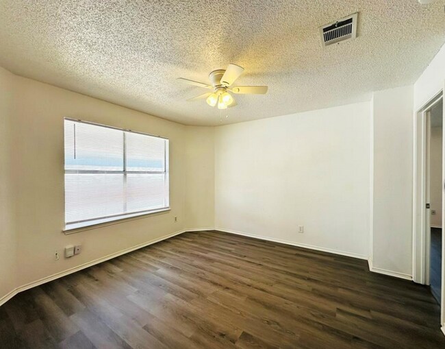 Photo - 809 Smoke Signal Pass