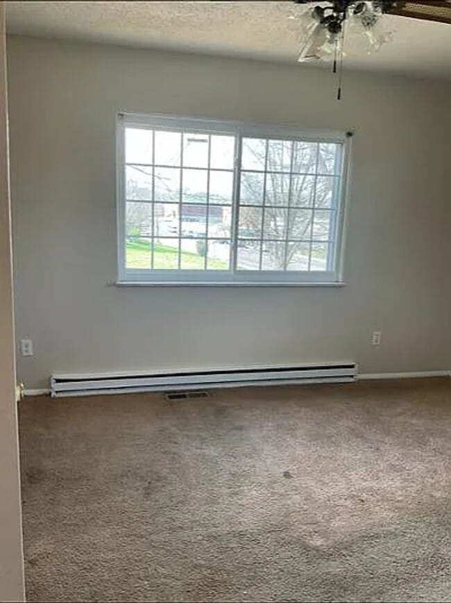 Photo - Knoxville 37930 - 3 bedroom, 1 bath home -...