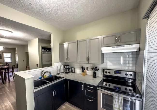 Building Photo - 1145 Park Ave Unit 2 Rental