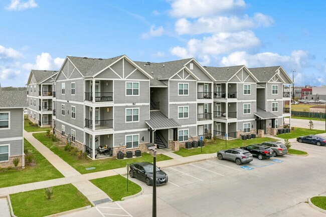 Building Photo - Sherwood Oaks Apartments Homes
