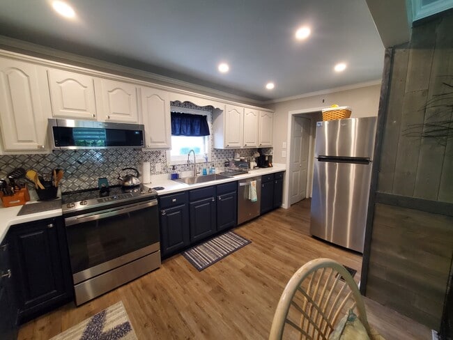 Photo - 305 Fairview Dr