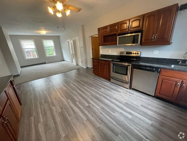 Building Photo - 130 S Bryant Ave Unit Apt 2