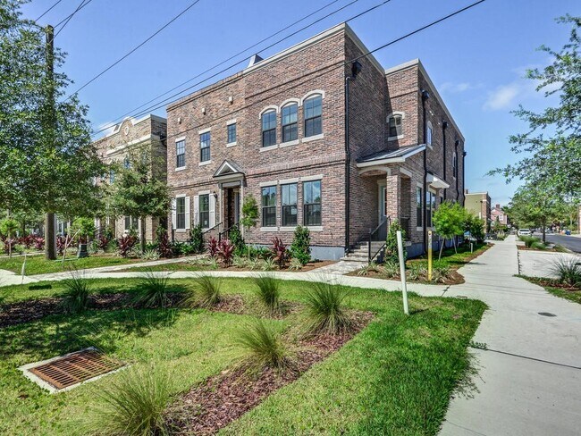 Photo - 241 Beech St