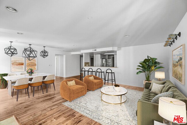 Photo - 7249 Franklin Ave Unidad 204
