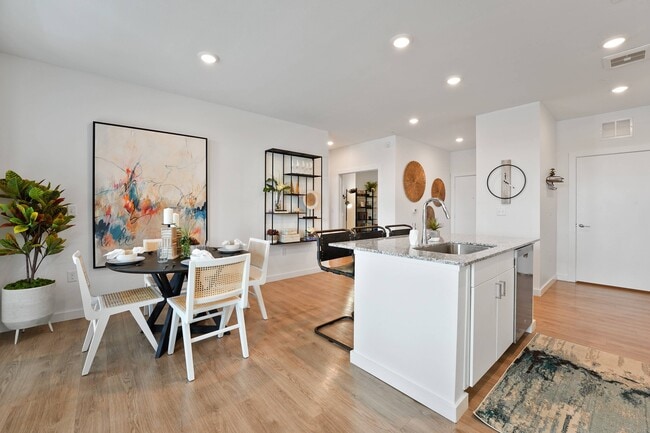 DSC04464 - Millennium MetroWest